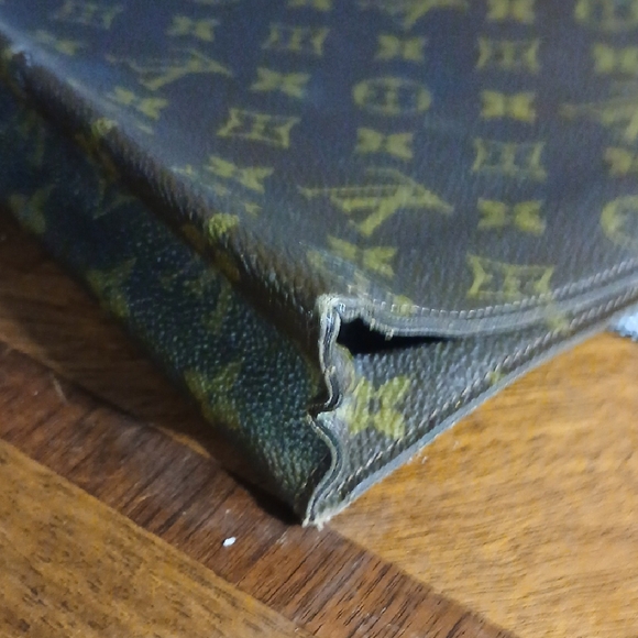 Louis Vuitton Monogram Clutch - Picture 5 of 15